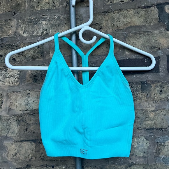 Set Active Electric Sculpt Flex Ribbed V Bra (Size M/L) - Picture 4 of 14